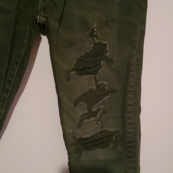 AEO high waisted distressed black jeans - Picture 3 of 11